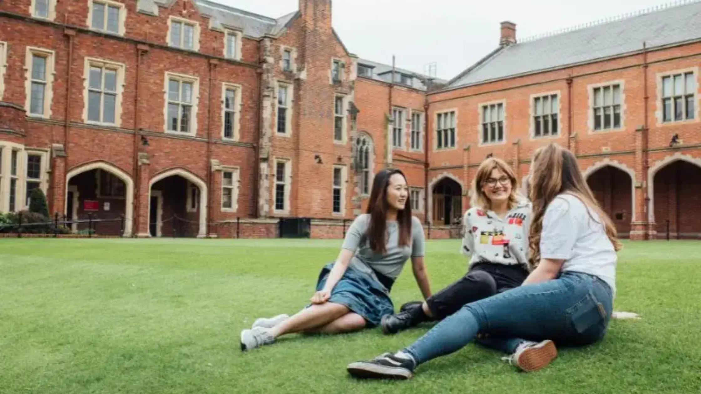 Queen's University Belfast Acceptance Rate 2026–27